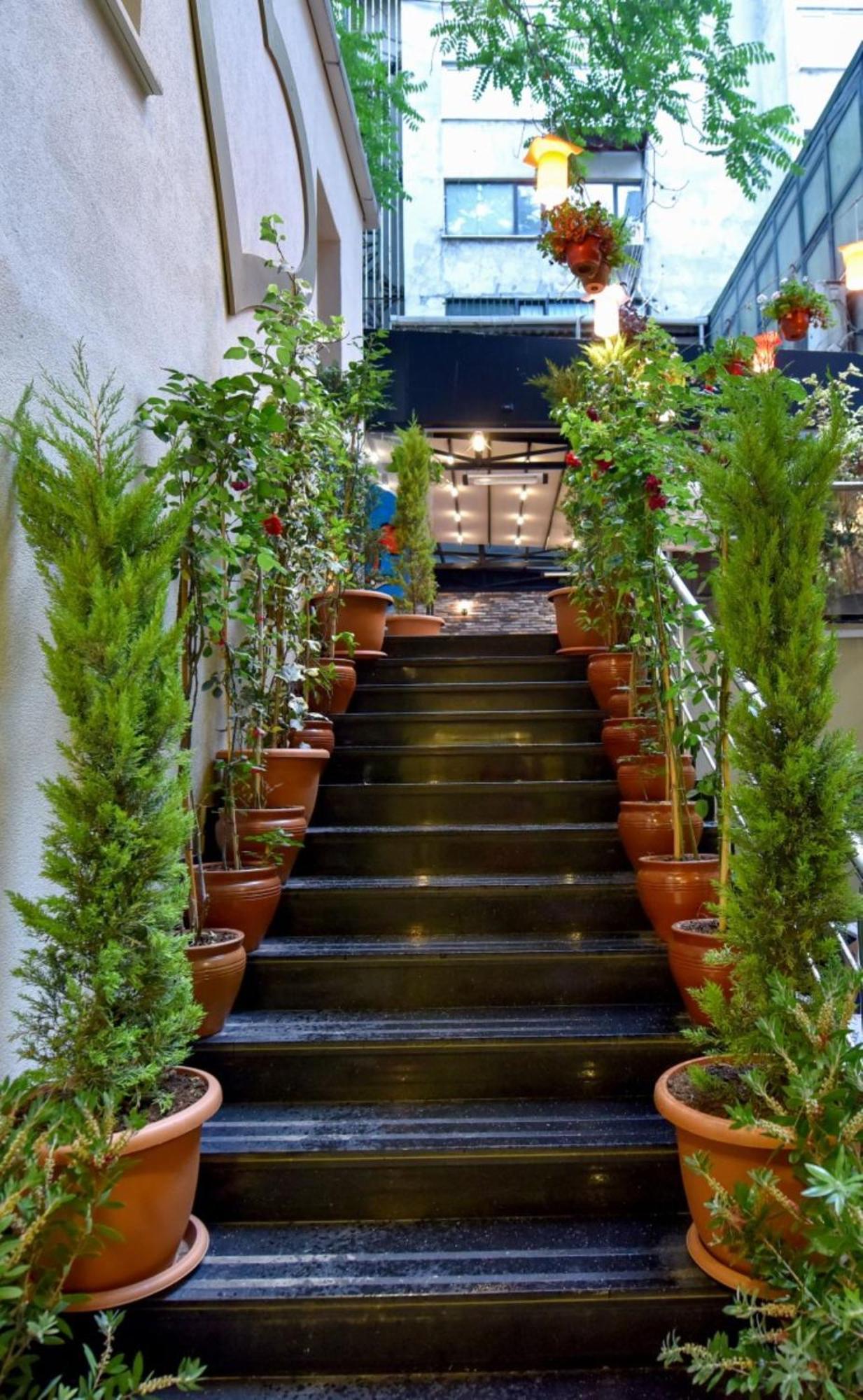 Royal Garden Suite And Hotel Istanbul Exterior foto