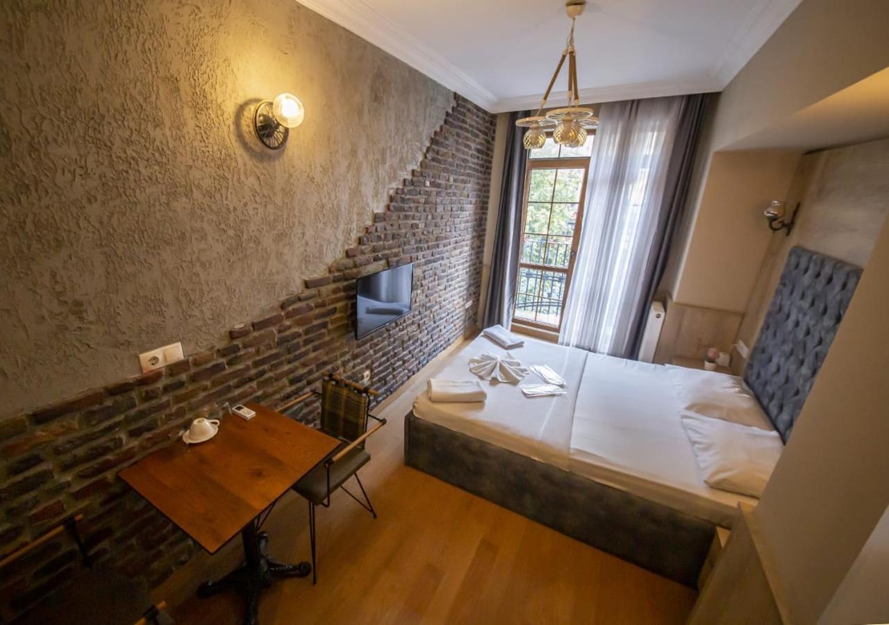Royal Garden Suite And Hotel Istanbul Exterior foto