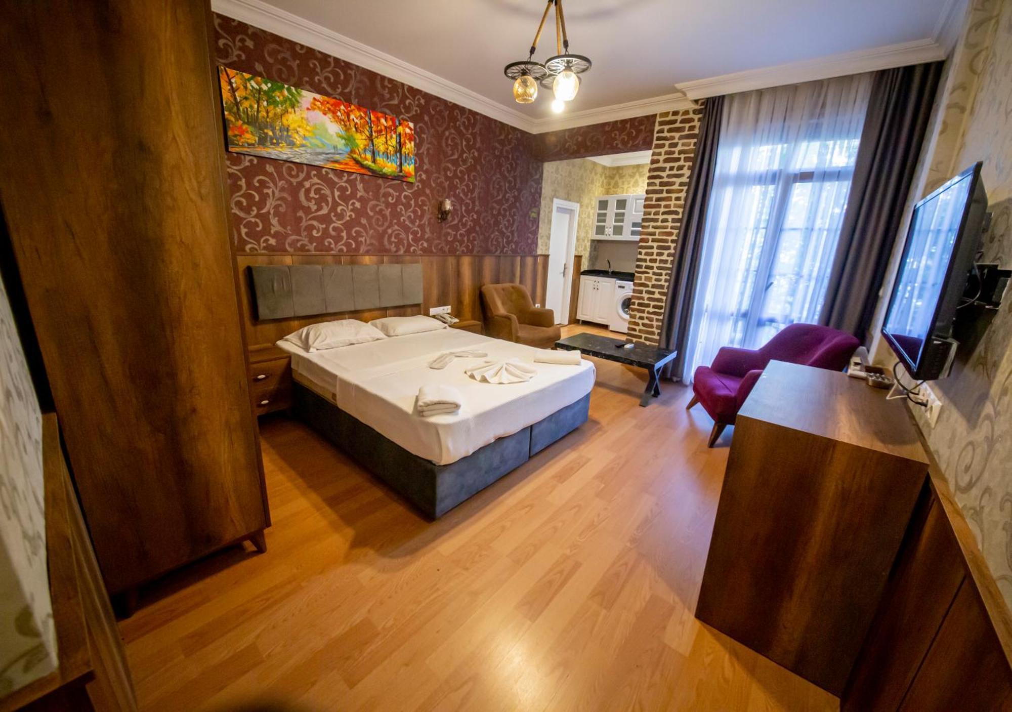 Royal Garden Suite And Hotel Istanbul Exterior foto