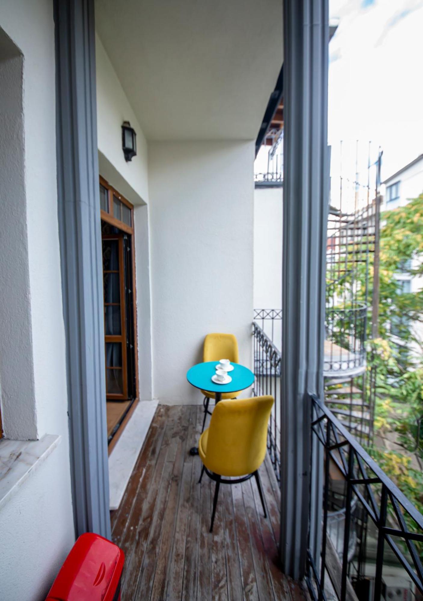 Royal Garden Suite And Hotel Istanbul Exterior foto