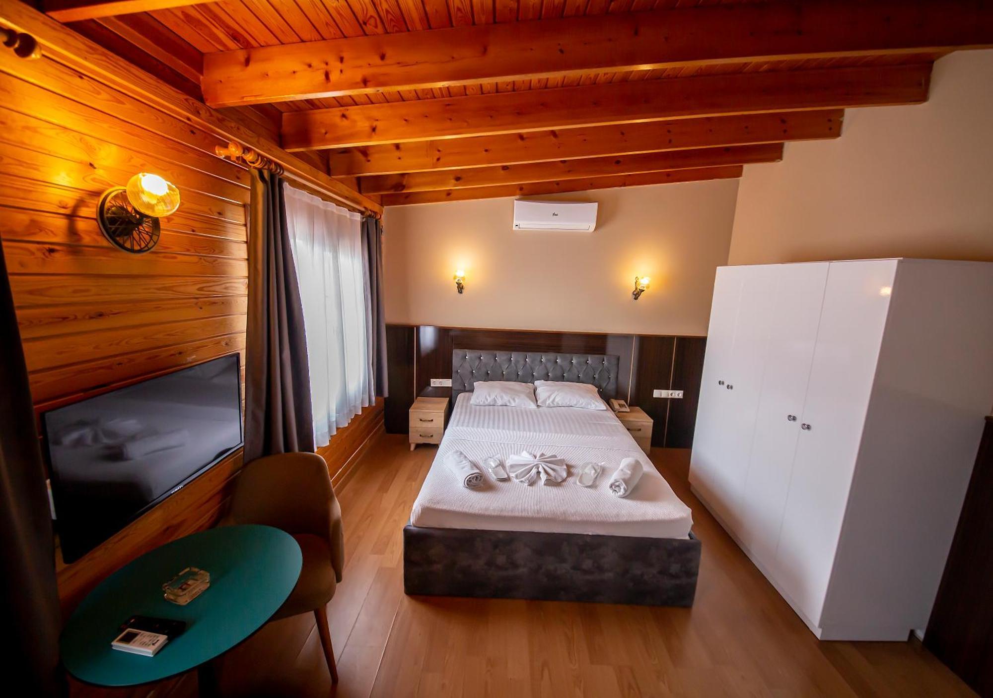 Royal Garden Suite And Hotel Istanbul Exterior foto